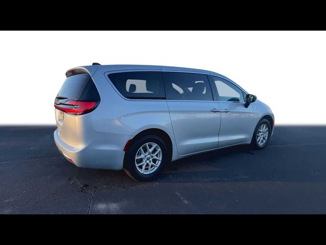 2024 Chrysler Pacifica Touring-L