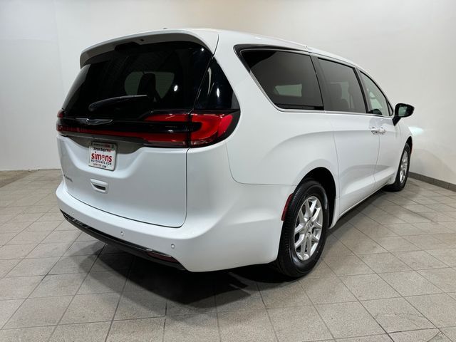 2024 Chrysler Pacifica Touring-L