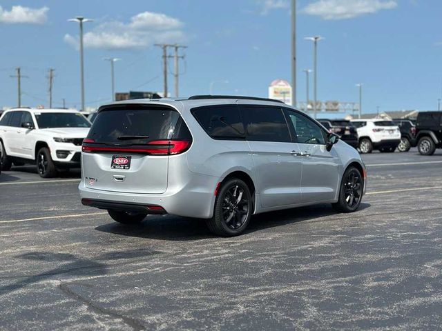 2024 Chrysler Pacifica Touring-L