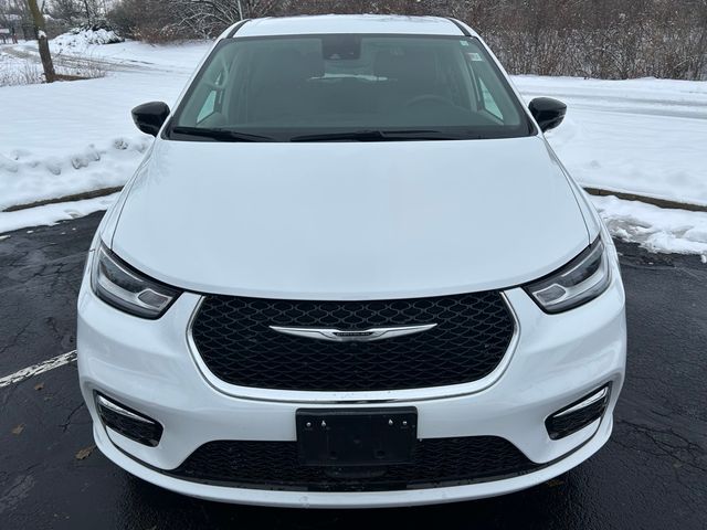2024 Chrysler Pacifica Touring-L