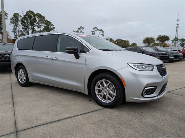 2024 Chrysler Pacifica Touring-L