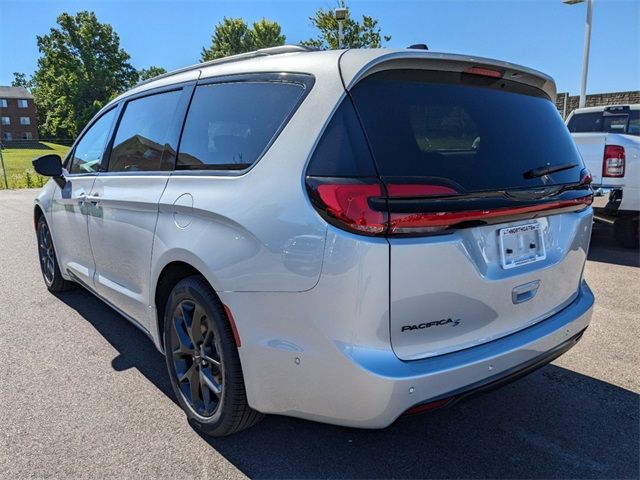 2024 Chrysler Pacifica Touring-L