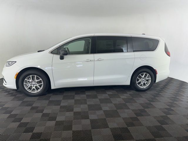 2024 Chrysler Pacifica Touring-L