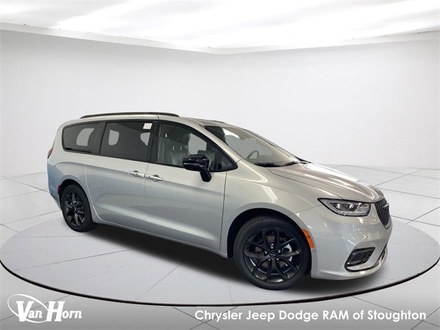 2024 Chrysler Pacifica Touring-L