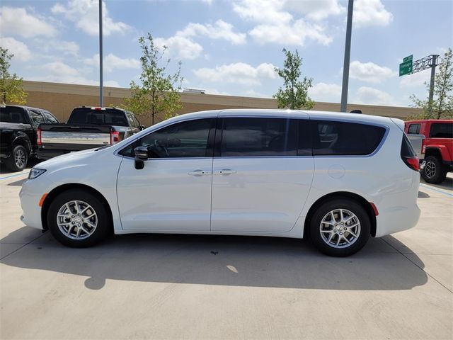 2024 Chrysler Pacifica Touring-L