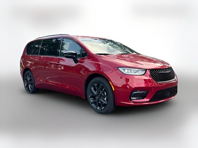 2024 Chrysler Pacifica Touring-L