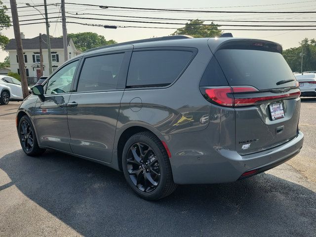 2024 Chrysler Pacifica Touring-L