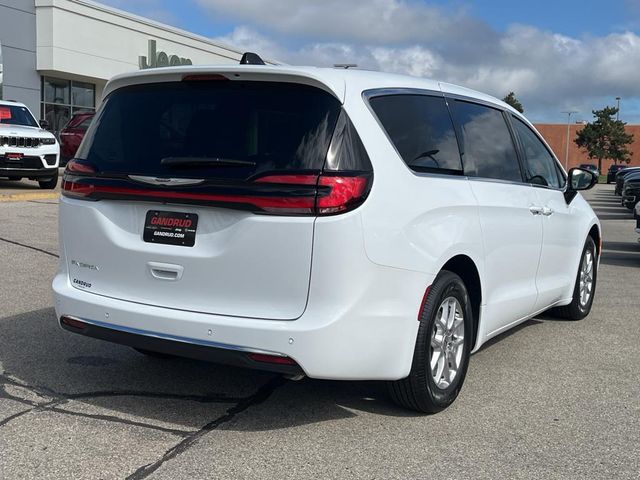 2024 Chrysler Pacifica Touring-L