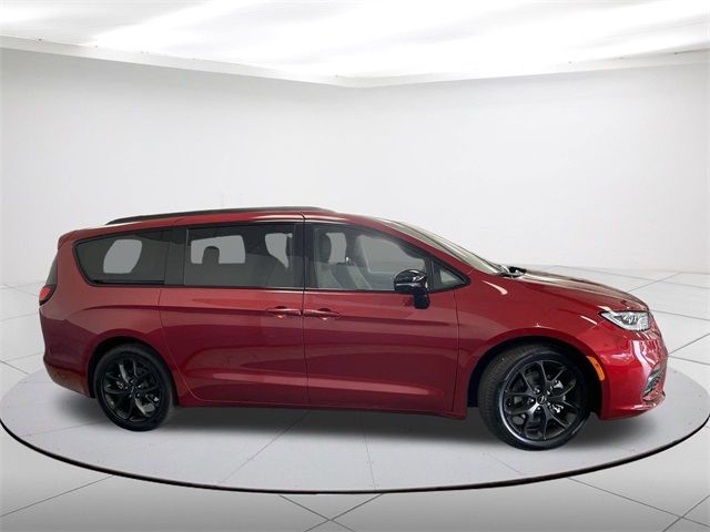 2024 Chrysler Pacifica Touring-L