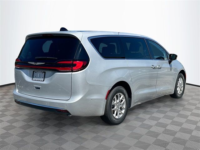 2024 Chrysler Pacifica Touring-L