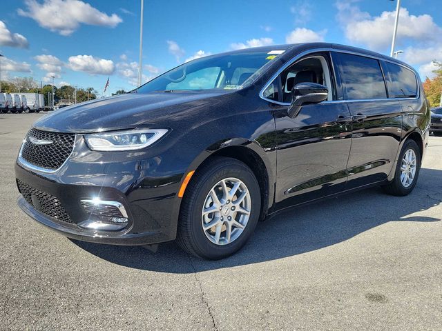 2024 Chrysler Pacifica Touring-L