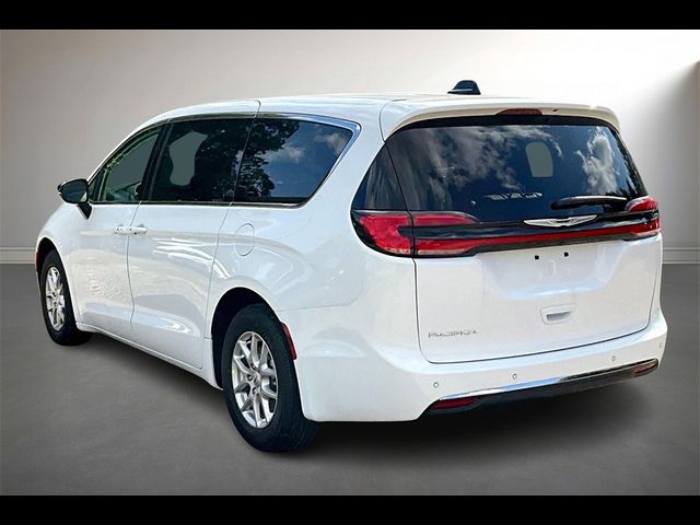 2024 Chrysler Pacifica Touring-L