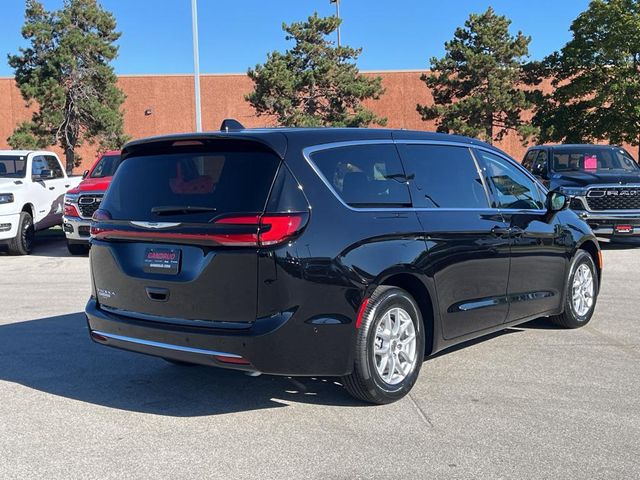 2024 Chrysler Pacifica Touring-L