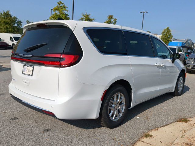 2024 Chrysler Pacifica Touring-L