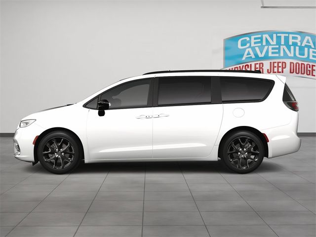 2024 Chrysler Pacifica Touring-L