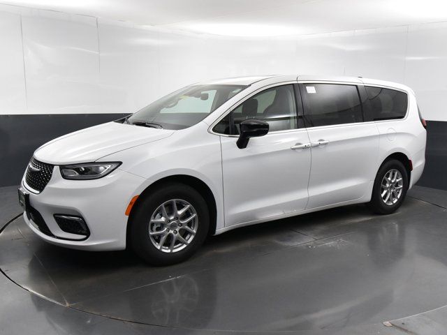 2024 Chrysler Pacifica Touring-L