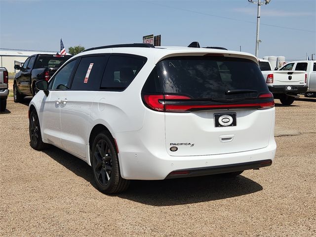 2024 Chrysler Pacifica Touring-L