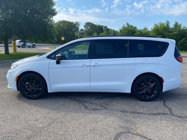 2024 Chrysler Pacifica Touring-L