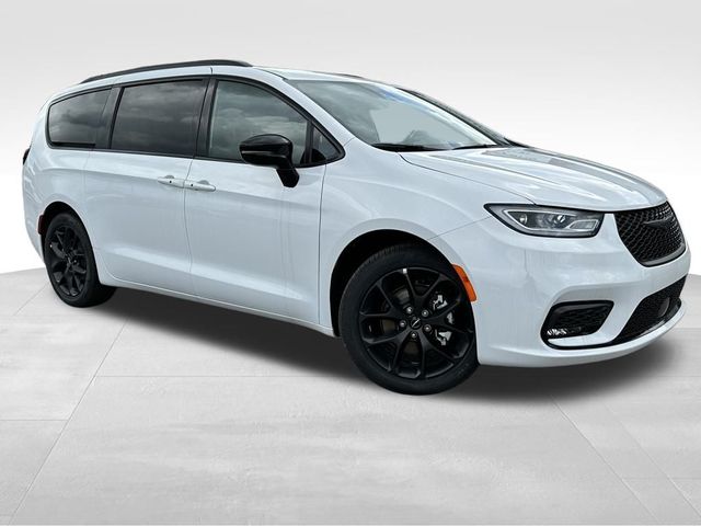 2024 Chrysler Pacifica Touring-L