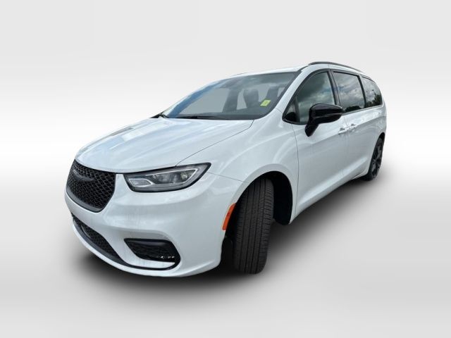 2024 Chrysler Pacifica Touring-L