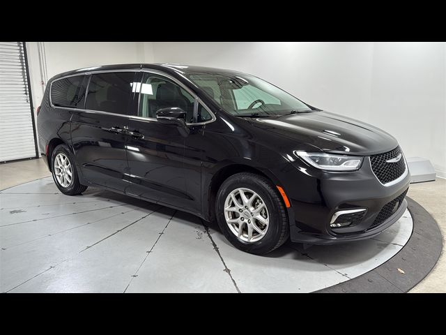 2024 Chrysler Pacifica Touring-L