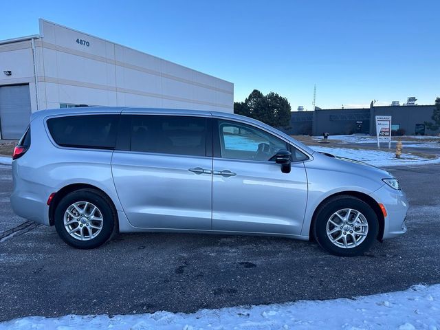 2024 Chrysler Pacifica Touring-L