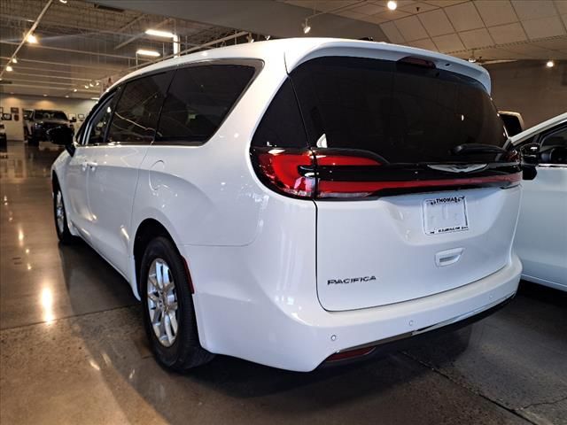 2024 Chrysler Pacifica Touring-L