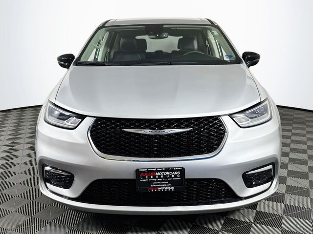 2024 Chrysler Pacifica Touring-L