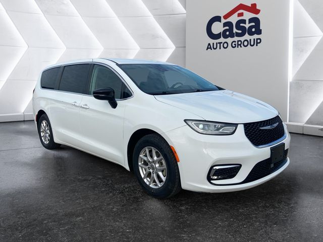 2024 Chrysler Pacifica Touring-L