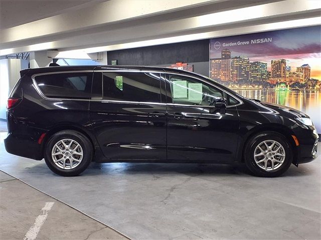 2024 Chrysler Pacifica Touring-L