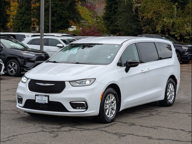 2024 Chrysler Pacifica Touring-L