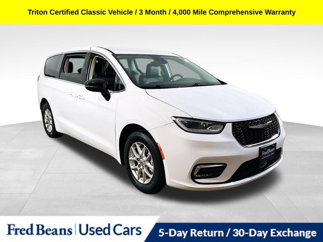 2024 Chrysler Pacifica Touring-L