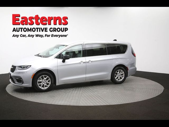 2024 Chrysler Pacifica Touring-L