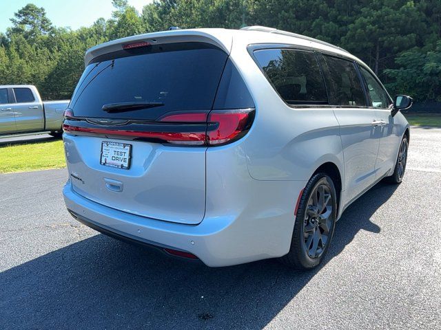 2024 Chrysler Pacifica Touring-L