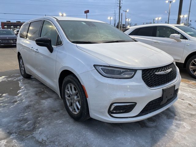 2024 Chrysler Pacifica Touring-L