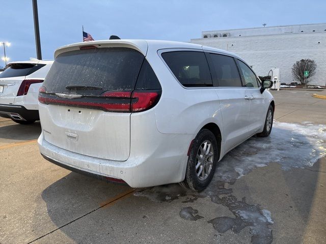 2024 Chrysler Pacifica Touring-L