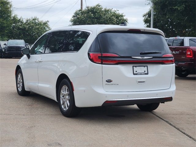 2024 Chrysler Pacifica Touring-L