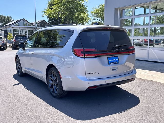 2024 Chrysler Pacifica Touring-L