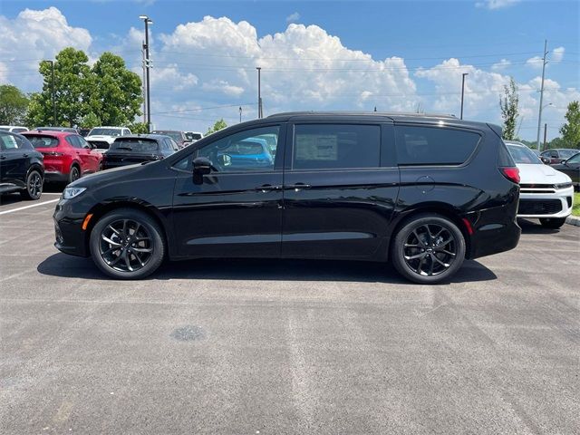 2024 Chrysler Pacifica Touring-L