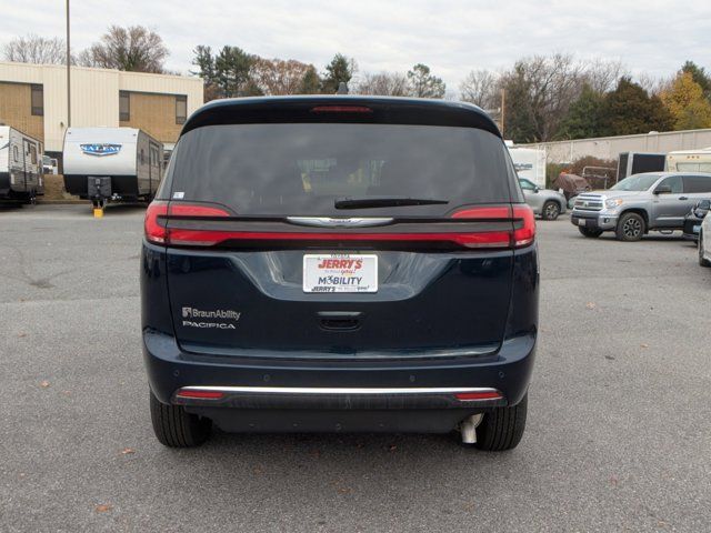 2024 Chrysler Pacifica Touring-L