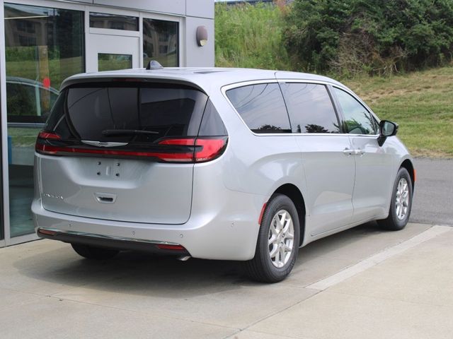 2024 Chrysler Pacifica Touring-L