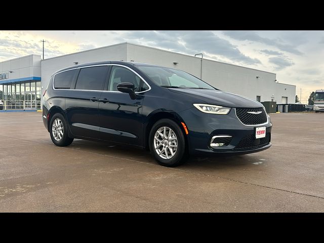 2024 Chrysler Pacifica Touring-L