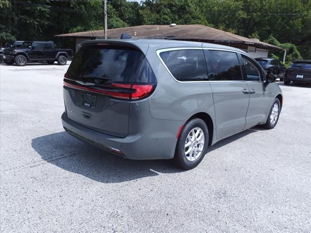 2024 Chrysler Pacifica Touring-L