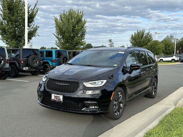 2024 Chrysler Pacifica Touring-L