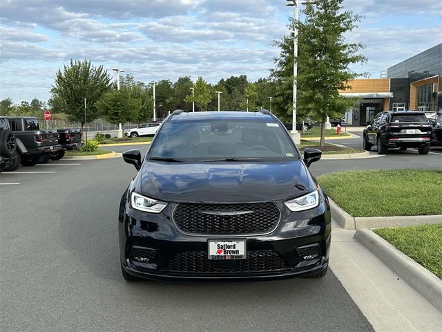 2024 Chrysler Pacifica Touring-L