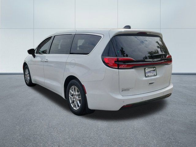 2024 Chrysler Pacifica Touring-L