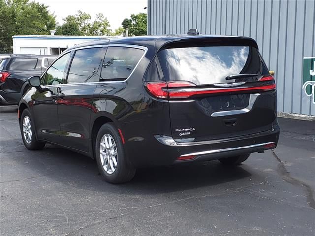 2024 Chrysler Pacifica Touring-L