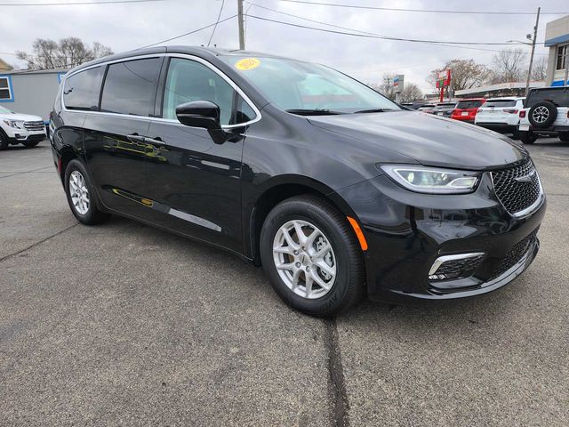 2024 Chrysler Pacifica Touring-L