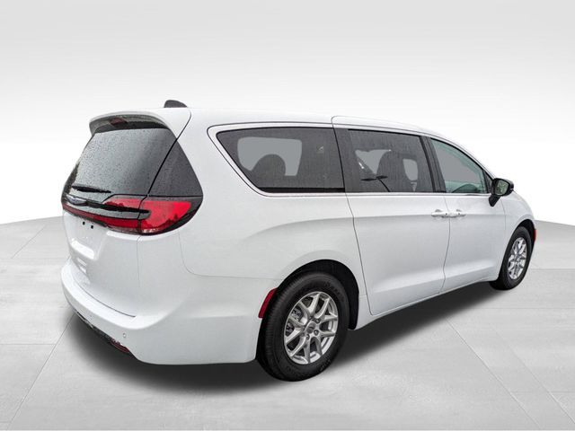 2024 Chrysler Pacifica Touring-L