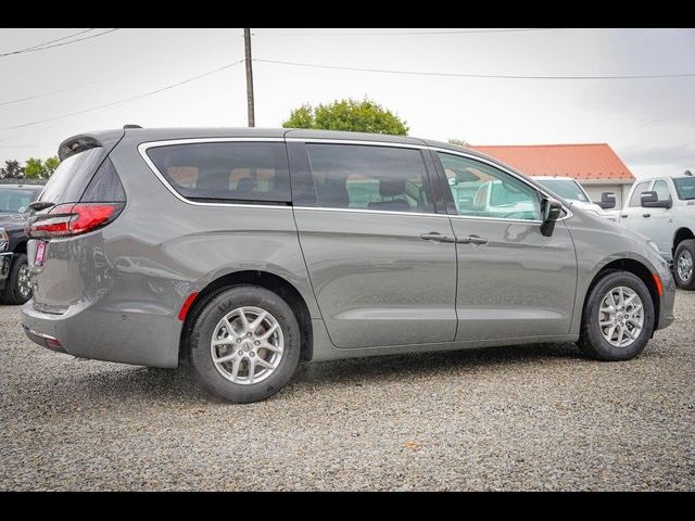 2024 Chrysler Pacifica Touring-L